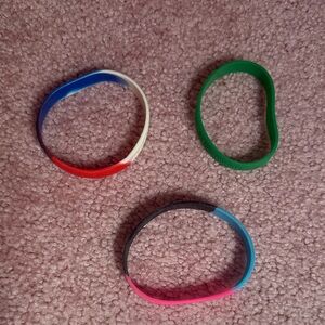 🔥10/$15 Colorful Silicone Bracelet Set
